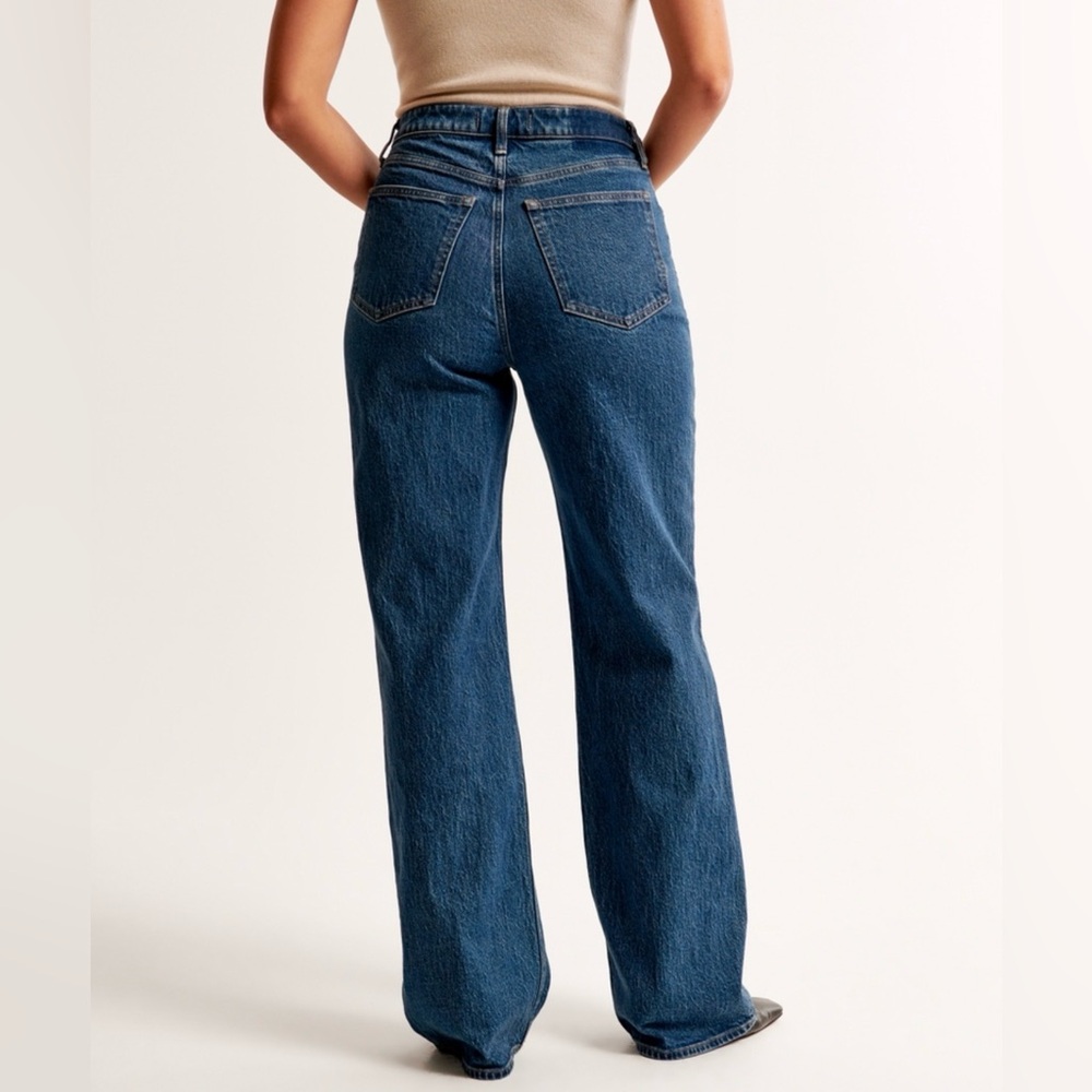 Abercrombie & Fitch Women's High Rise Jeans - Dark Blue - Picture 4 of 13